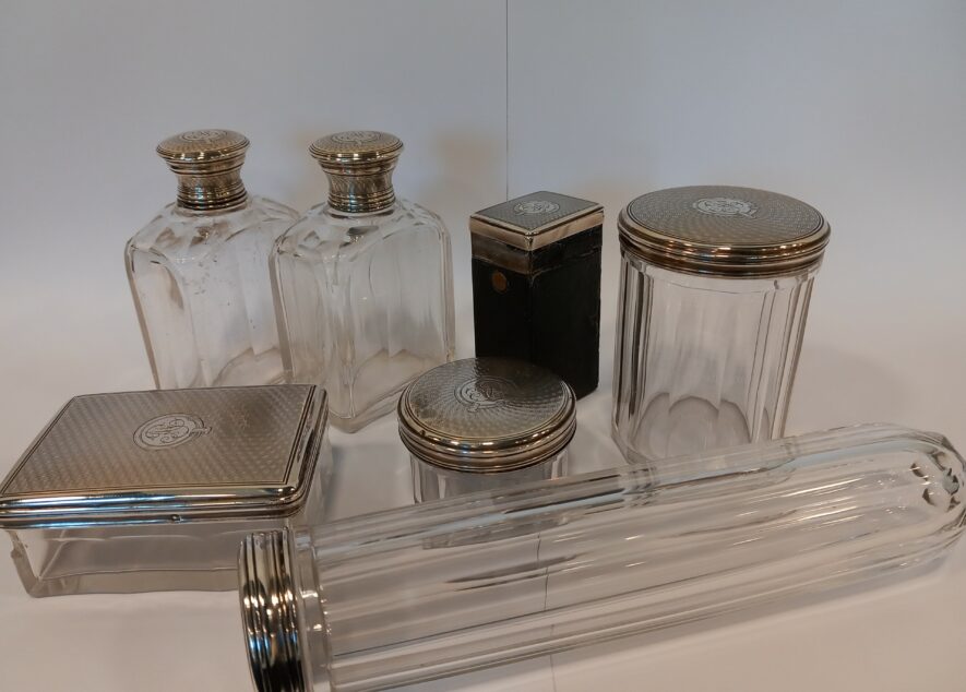 Louis AUCOC Ainé • Garniture de toilette